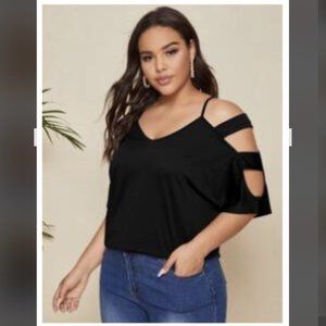 Plus Size Ladder Cut Out Solid Tee - 4XL - New